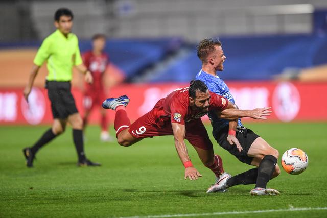 易建联的沉默耐人寻味 还能微微一笑反转吗